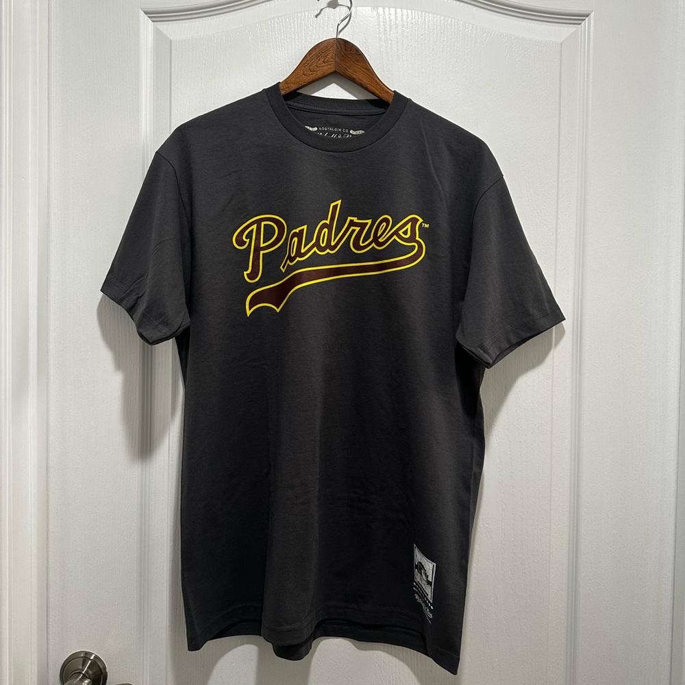 Mitchell & Ness San Diego
Padres Basic Woodmark T-Shirt
